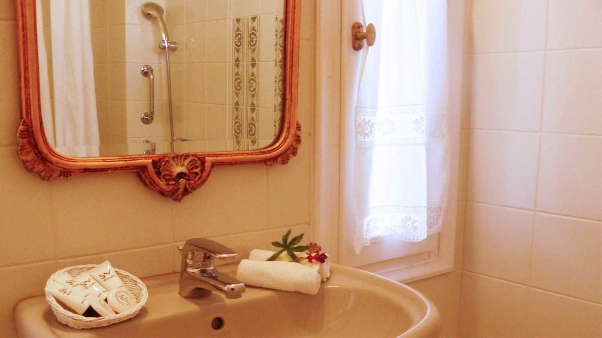 Antirides Hotel 纳乌萨 外观 照片